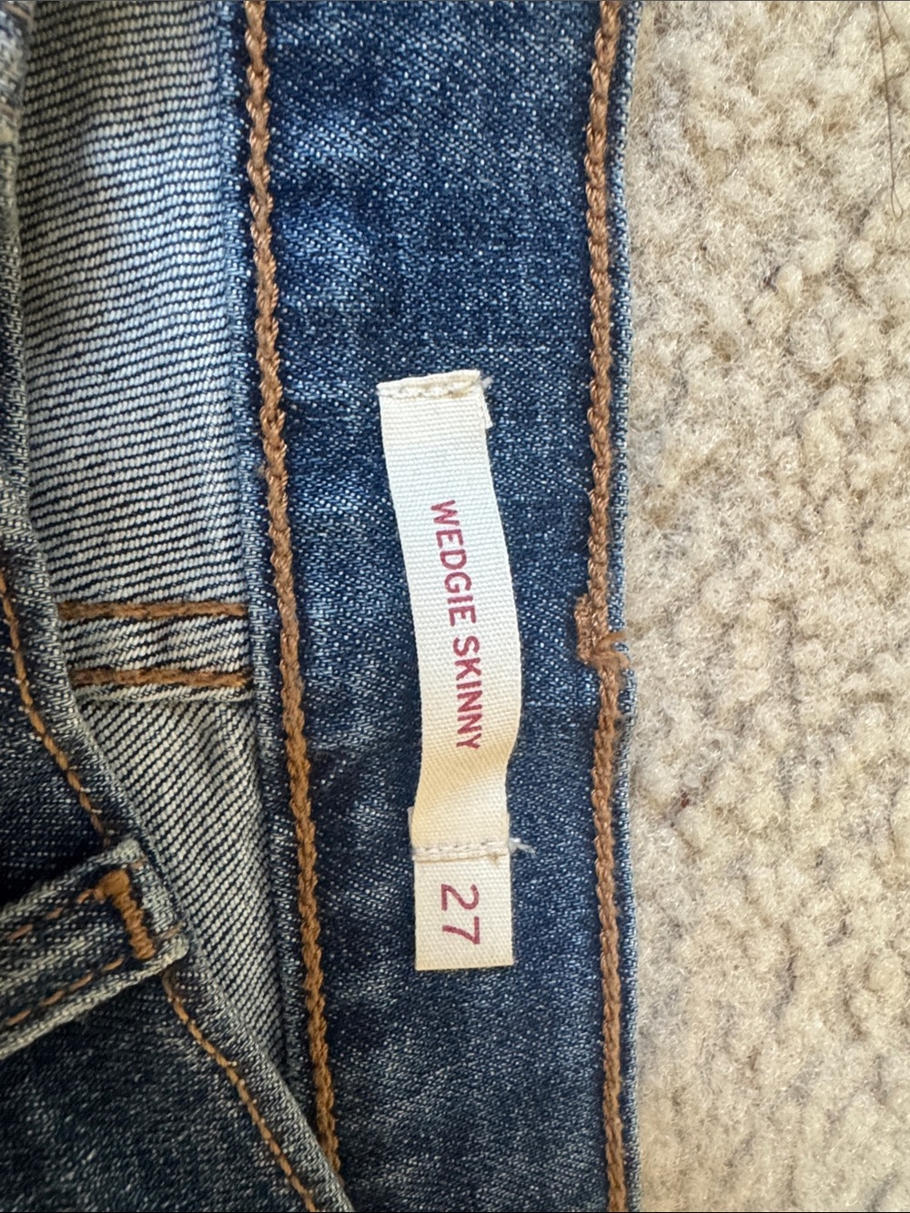 Levi's Wedgie Skinny Jeans Women's Medium washed Blue Distressed Size 27 - Picture 3 of 10